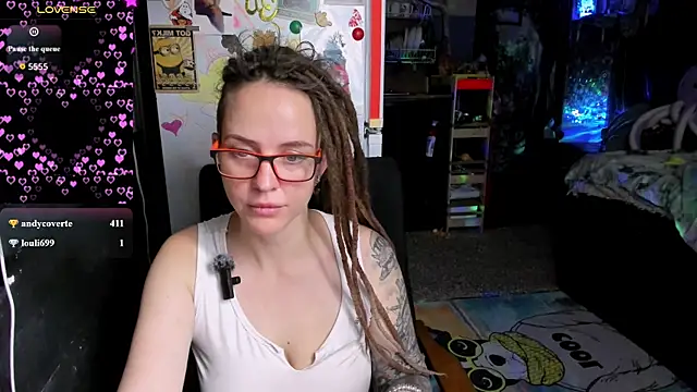Chatroom XXX en direct de LisaFoxy_y