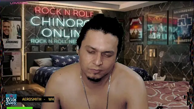 Czat XXX na żywo – chino_roz