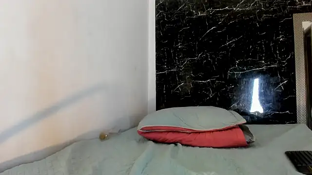 Adrian_Wolf Chat XXX in diretta