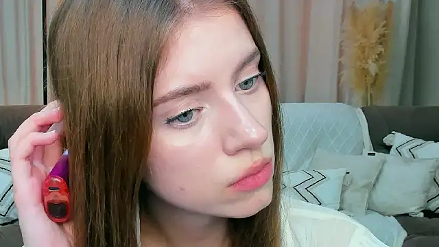 Erica_Kiss Adlı Modelin Canlı XXX Sohbeti