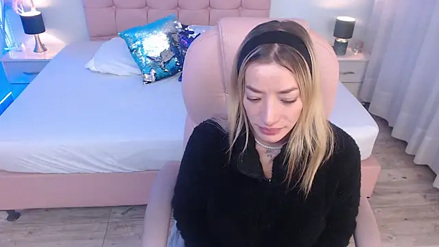 zoe_jones13のライブXXXチャット