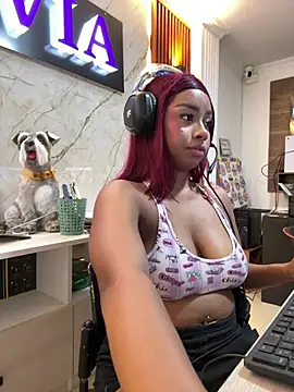 Kloe_rousse01's Live XXX Chat