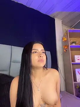 Emilyy05_ Adlı Modelin Canlı XXX Sohbeti