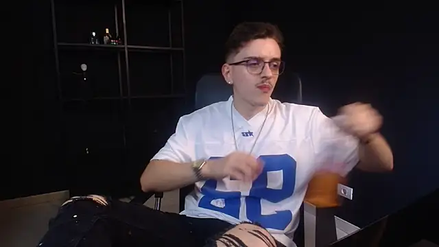 Chat XXX Live FelixStarkk