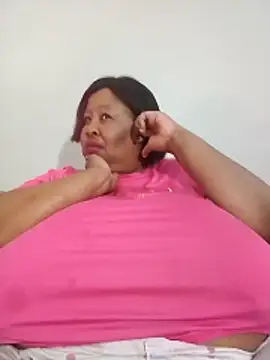 nancy111 élő XXX-chatje