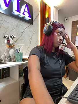 Chat +18 de Kloe_rousse01 ao vivo