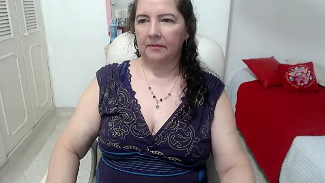 leonela_69's Live XXX Chat