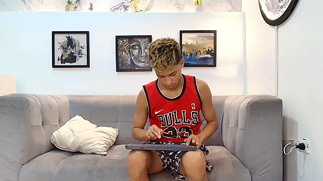 GOLD_BOYS Live XXX Chat