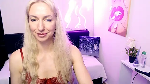 Cute_Smile_Shy: απευθείας συνομιλία ΧΧΧ