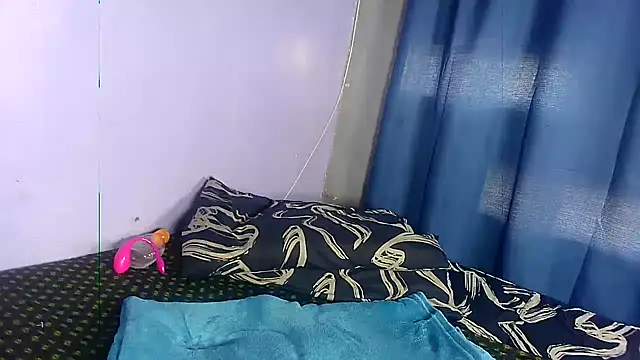 CurvyLara Live XXX-chat