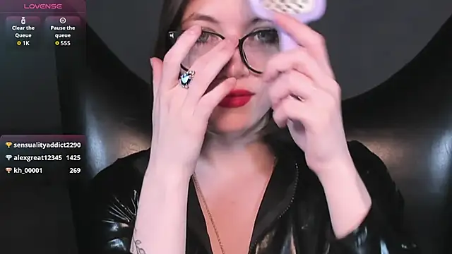 CathyAdams Adlı Modelin Canlı XXX Sohbeti