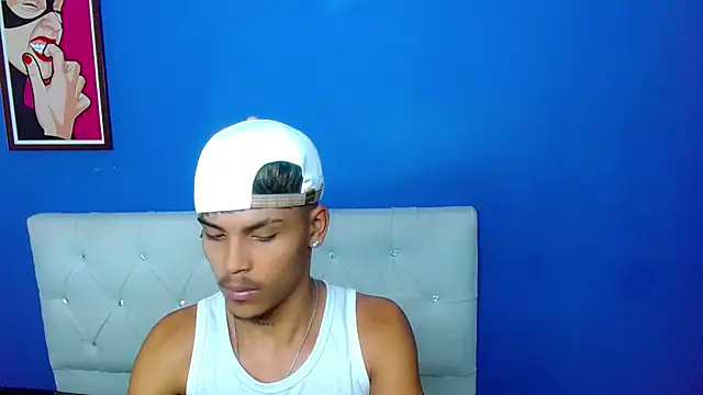 XXX chat uživo modela Angel_foxc13