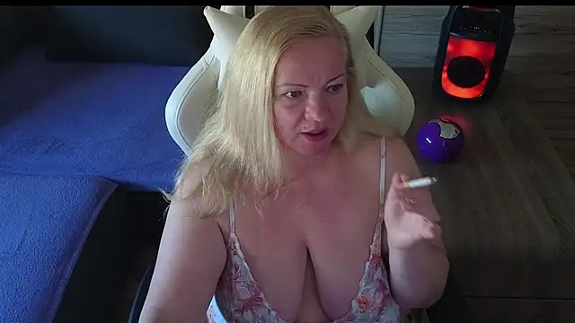 MolligSpielle's Live XXX Chat