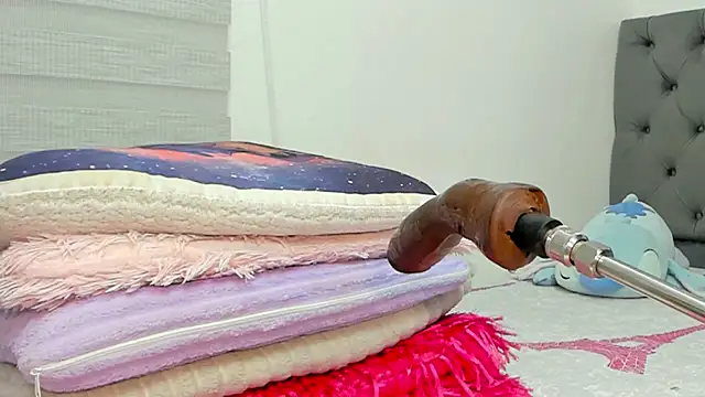 Elizabeth_18_'s Live XXX Chat