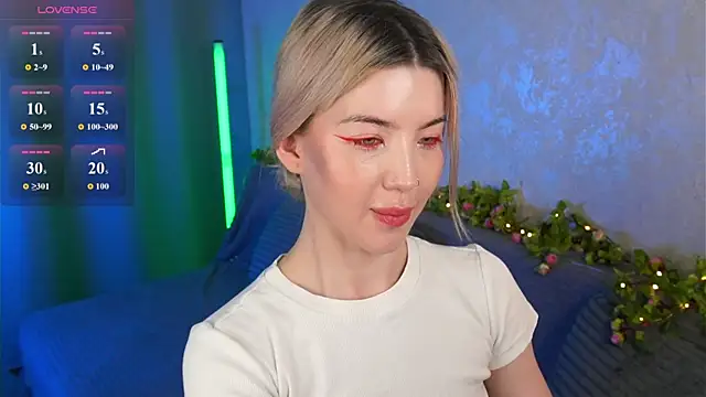 Chat XXX ao vivo de LindaThackerr