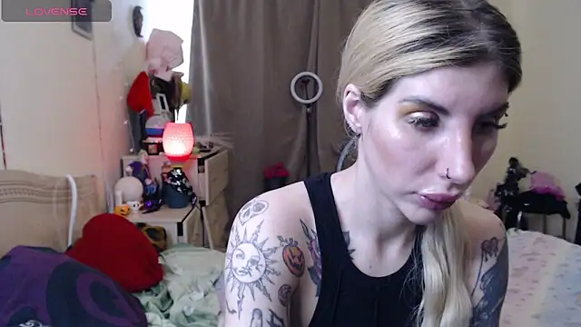 Chat XXX en directo de BLACKPeonyy