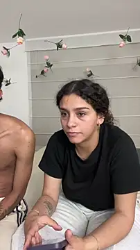 Sarabubbie Adlı Modelin Canlı XXX Sohbeti