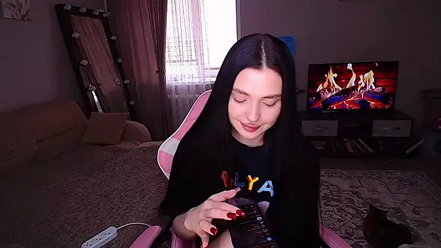 yoursLina's Live XXX Chat