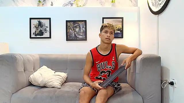 GOLD_BOYS live XXX chat