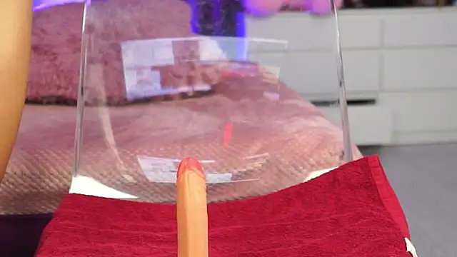 isLucyCherry 现场XXX聊天