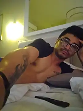 Lokomo32 Pertunjukan Webcam