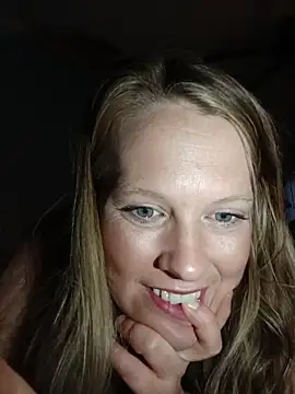 Chatroom XXX en direct de CharleeTate