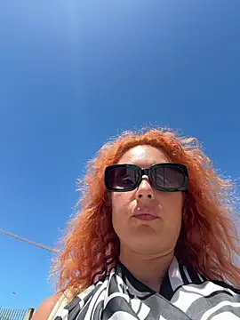 Reddgiirl's Live XXX Chat