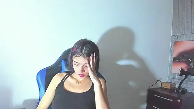 honeyluxe_ live XXX chat