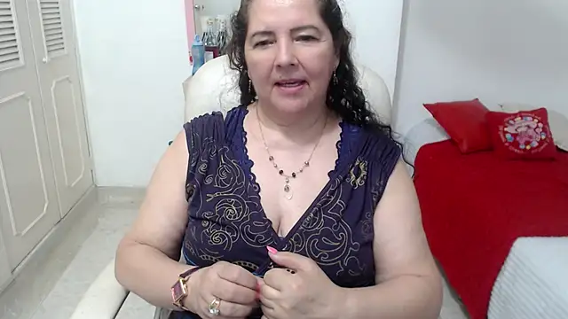 leonela_69 live XXX chat