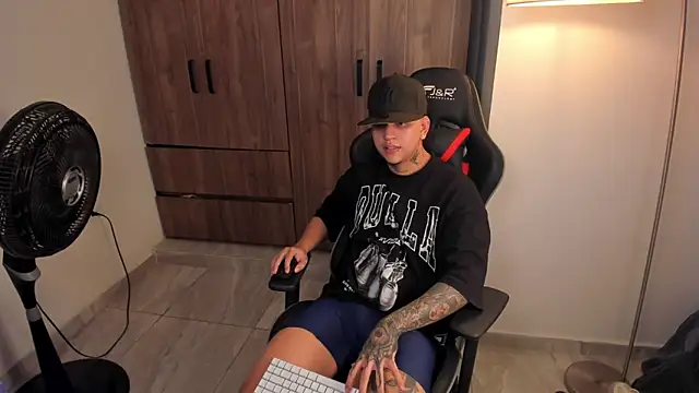 Jake_simons' Live XXX Chat