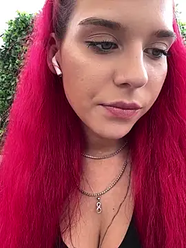RiriRoseey লাইভ XXX চ্যাট