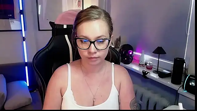 holly_xglam XXX чат на живо
