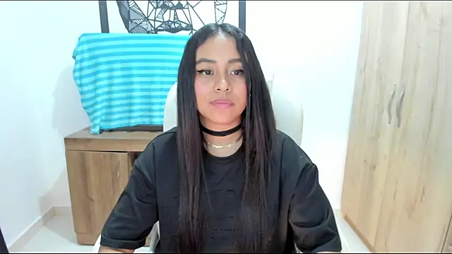 Ciara8 Adlı Modelin Canlı XXX Sohbeti
