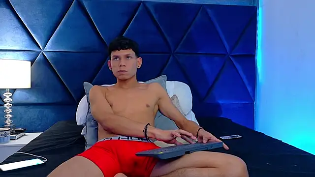 ThiagoFerrer_: απευθείας συνομιλία ΧΧΧ
