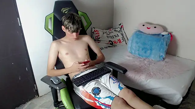 Pablito_junior Adlı Modelin Canlı XXX Sohbeti