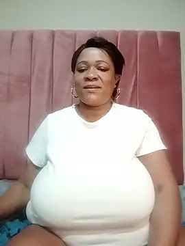 BUSTYQUEEN56_'s Live XXX Chat