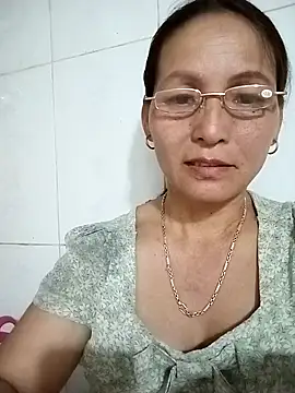 Chat +18 de Cucci07 ao vivo
