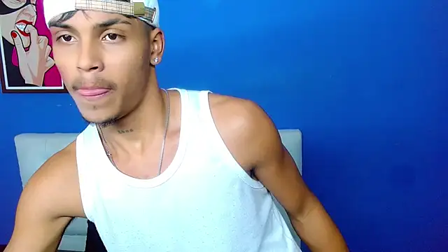 XXX chat uživo modela Angel_foxc13