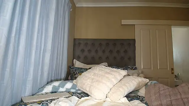 XXX chat uživo modela nanababe1