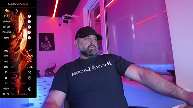 XXX chat uživo modela HAIR-MAN