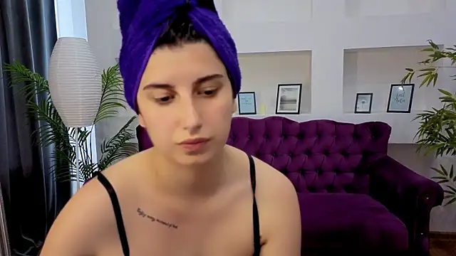 MayMia_X Adlı Modelin Canlı XXX Sohbeti