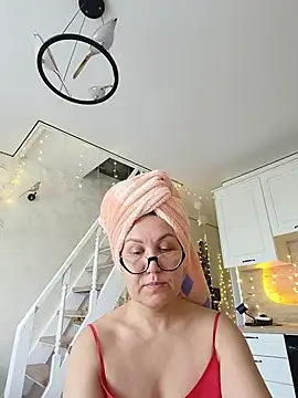 YoursLovelyy Adlı Modelin Canlı XXX Sohbeti