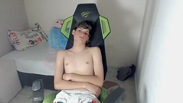 Pablito_junior Adlı Modelin Canlı XXX Sohbeti