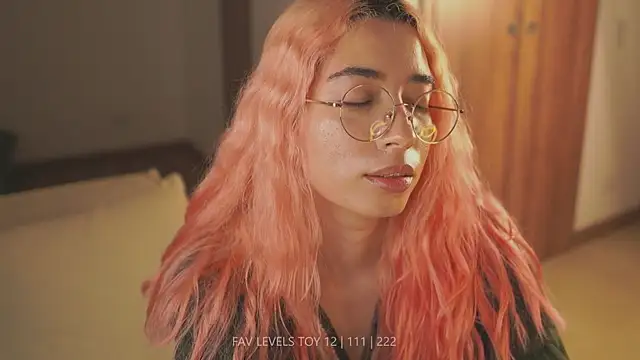 dearnina_'s Live XXX Chat