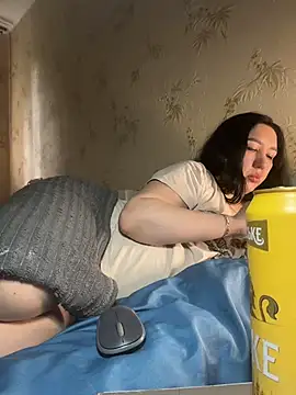 XXX chat uživo modela Naughtbaby_2025