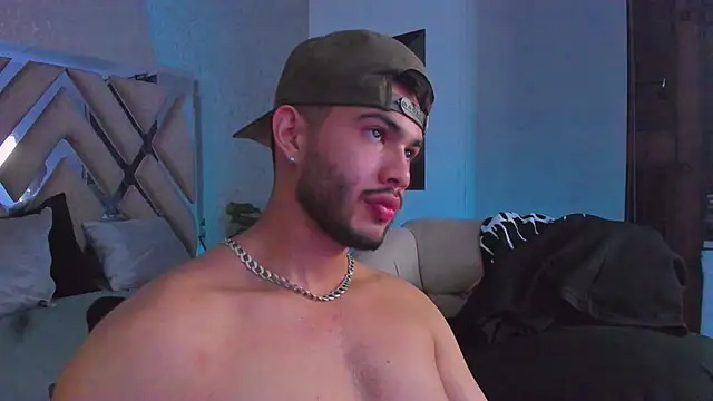 Vincentblack Adlı Modelin Canlı XXX Sohbeti