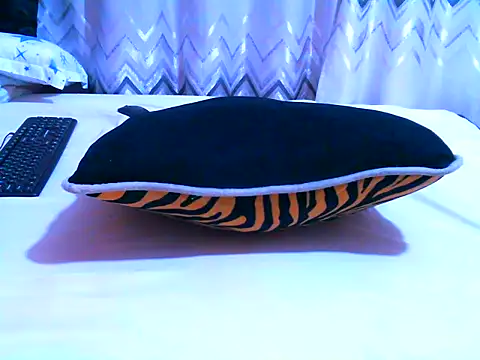 Pretty_kara's Live XXX Chat