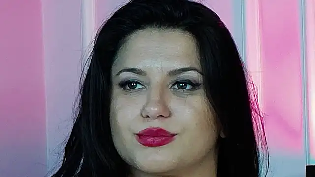 XXX chat uživo modela EssenaMonroe