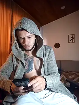 sebastian_horny élő XXX-chatje