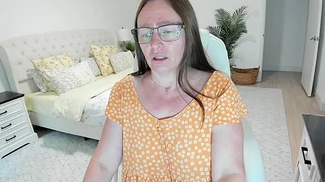 Vika73 Adlı Modelin Canlı XXX Sohbeti